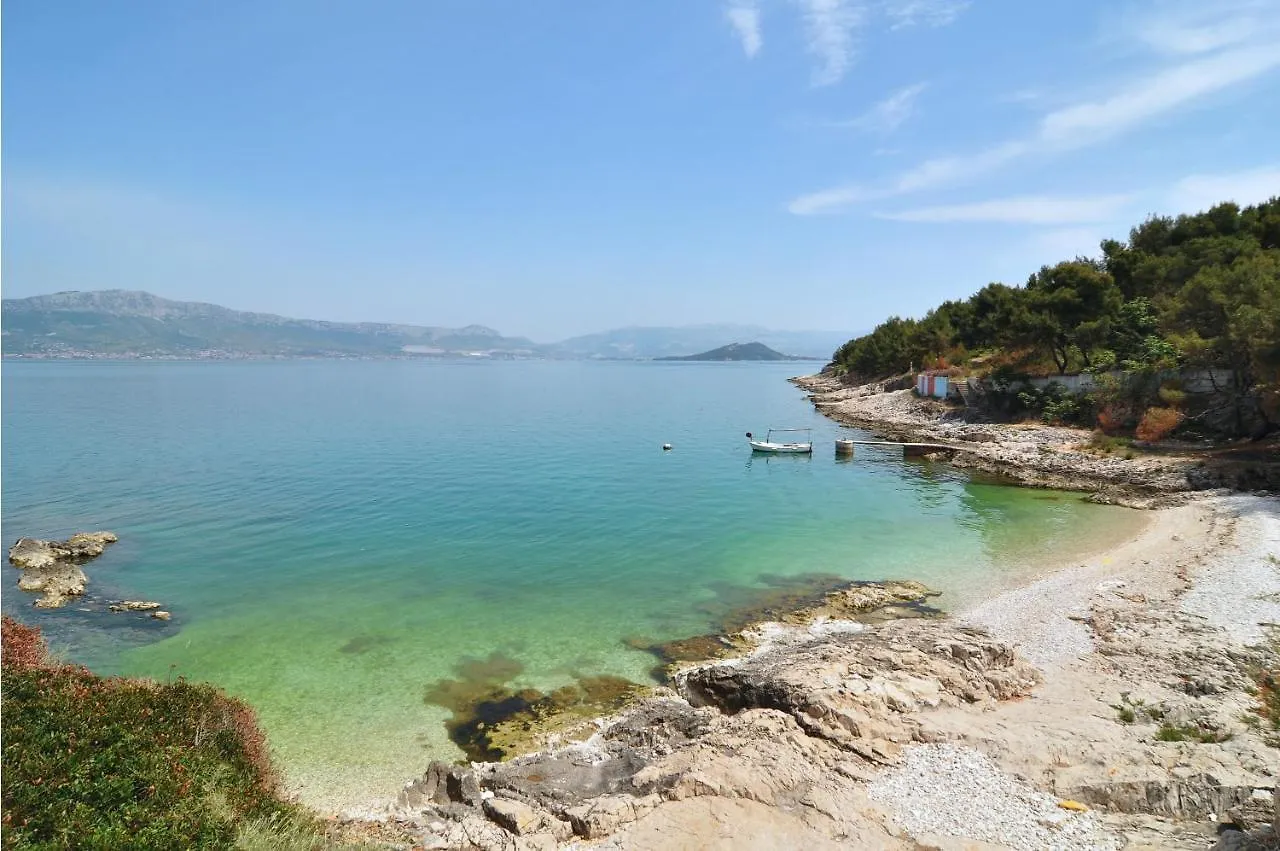 Apartment Spacious 100M2 Apt W Big Terrace & Great Sea View Slatine