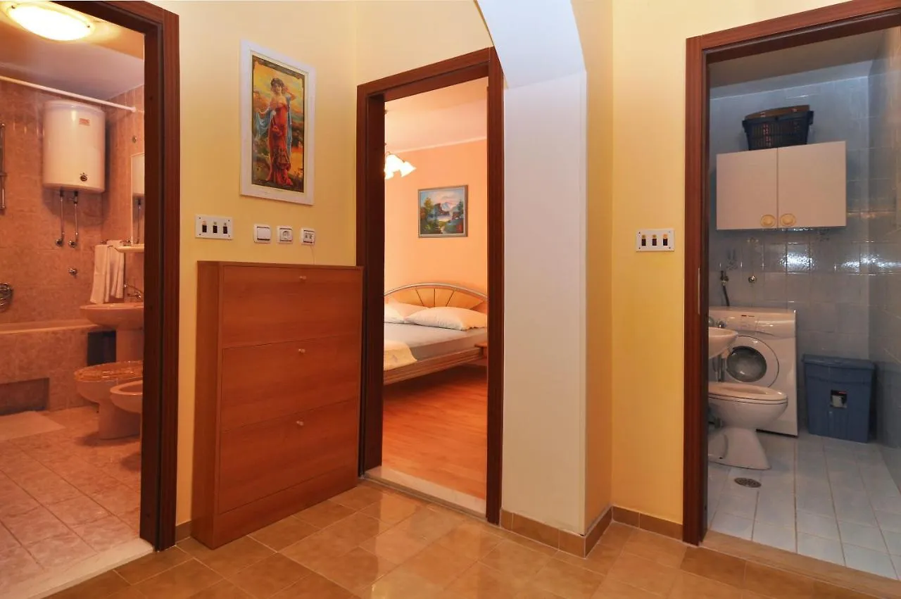 Apartment Spacious 100M2 Apt W Big Terrace & Great Sea View Slatine Croatia