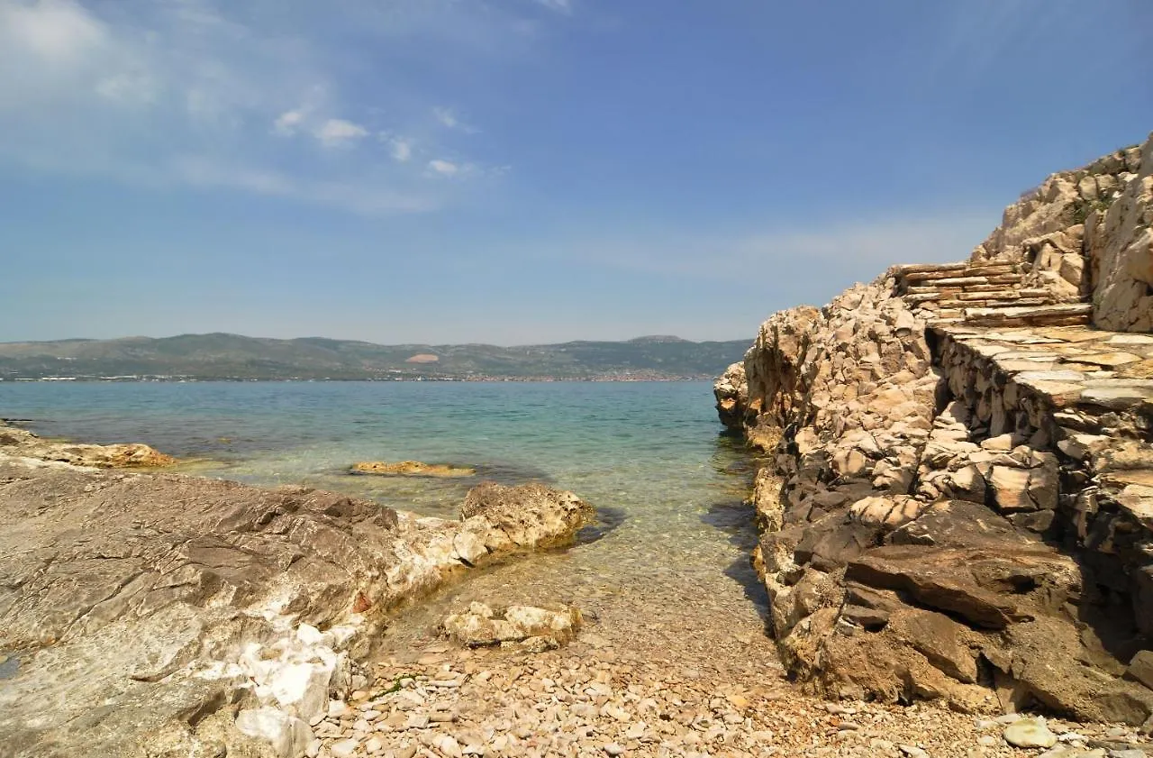 Spacious 100M2 Apt W Big Terrace & Great Sea View Slatine Apartment